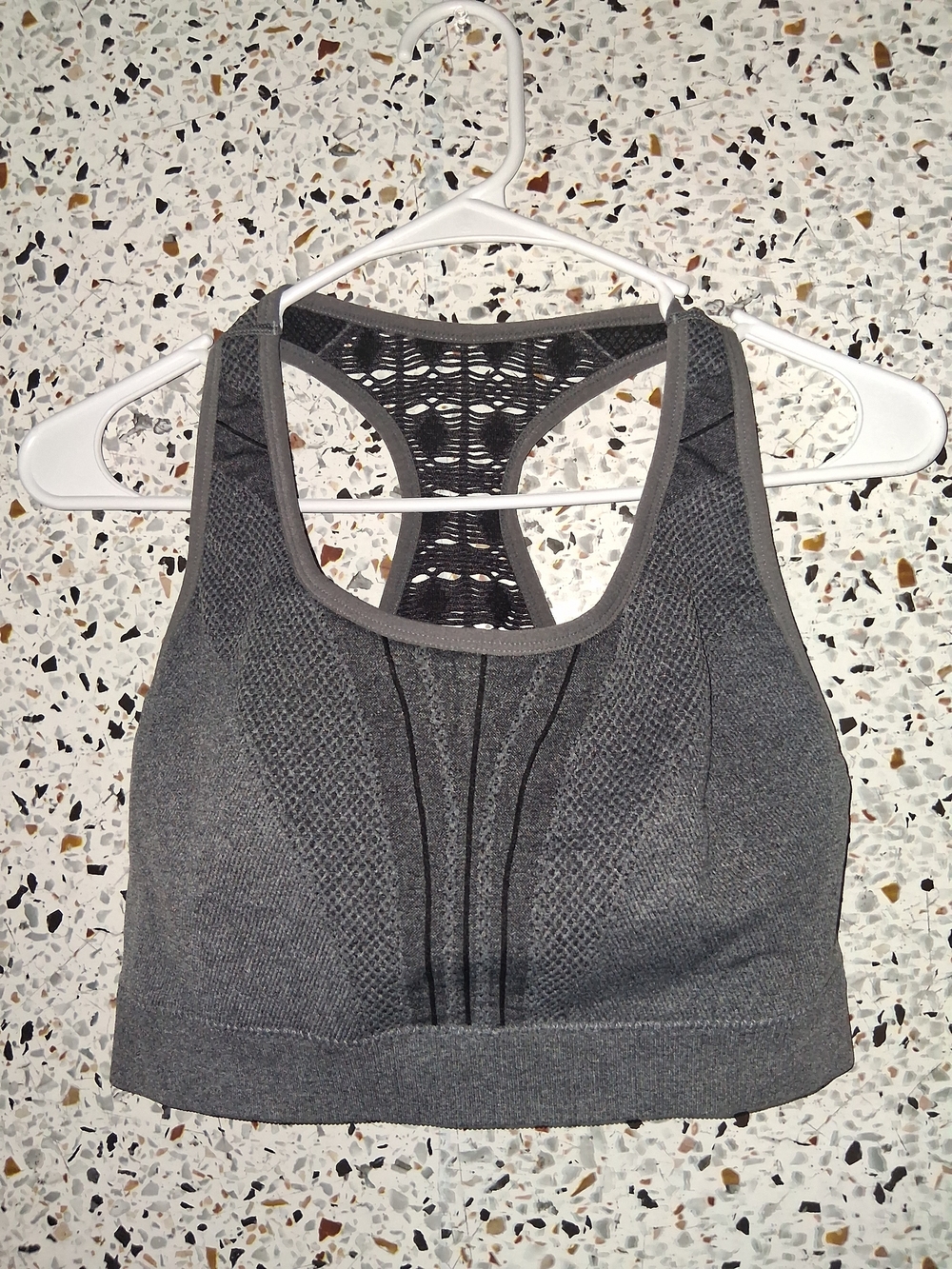Avia Knit Sports Bra Size 2XL Gray/Black Wireless No Padding Racerback
